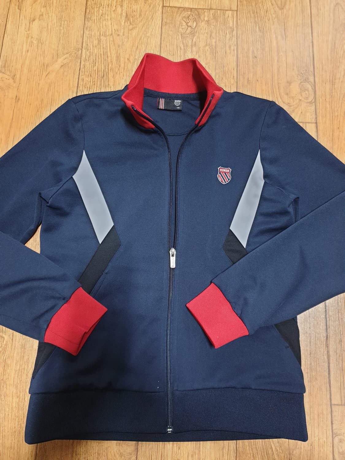 1005 케이스위스 운동복 집업 90 사이즈입니다 상품이미지3