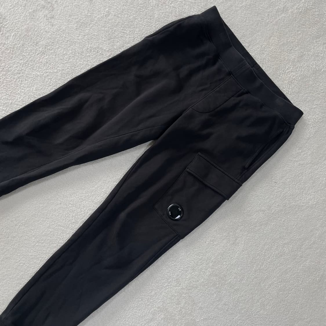 [S] CP컴퍼니 렌즈 카고 조거트레이닝바지 상품이미지3