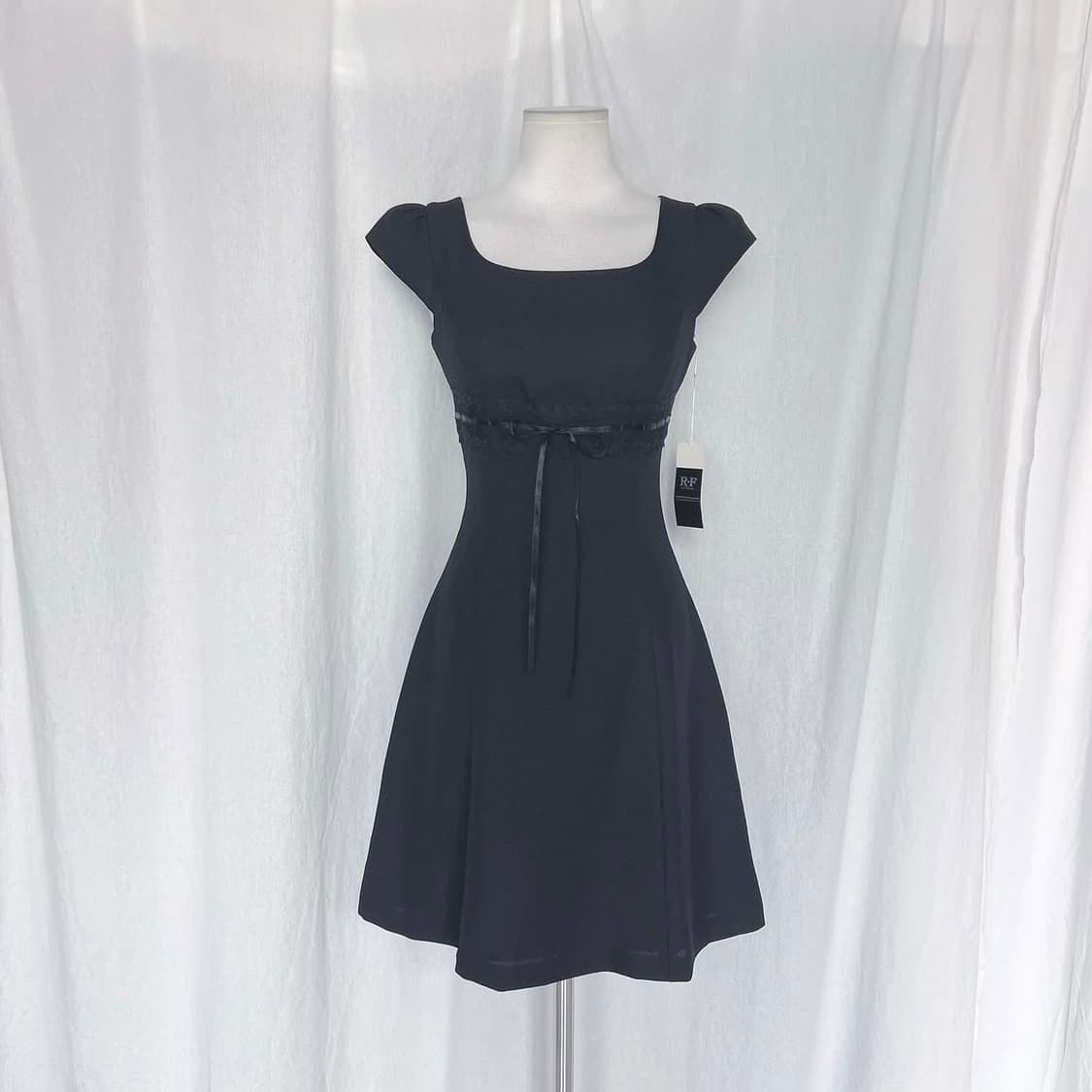 R.F 리본 블랙 원피스 일본빈티지 갸루 리즈리사엑시즈팜스나이델어스뮤직 상품이미지1