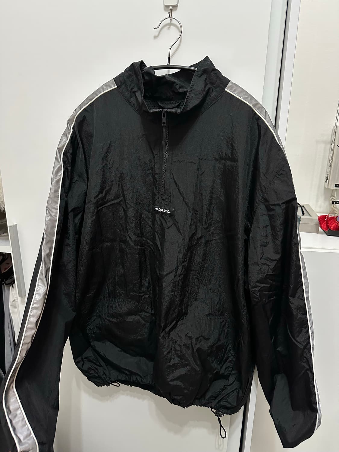 배드블러드 바람막이 블랙 상품이미지1