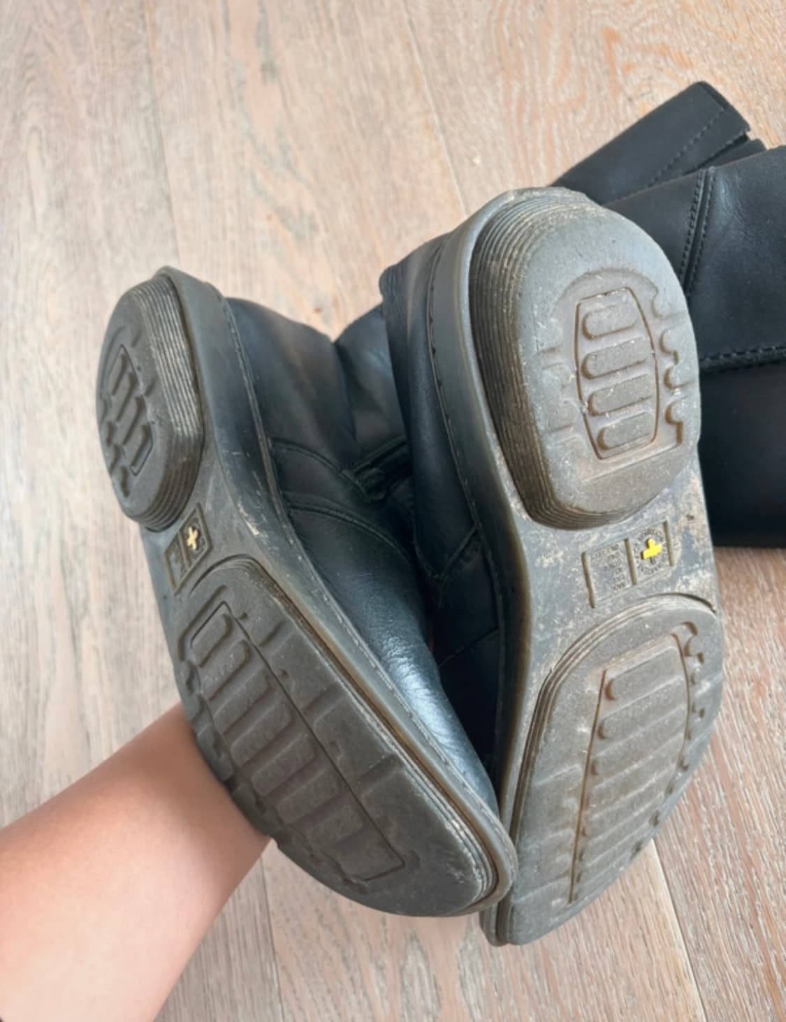 Dr. Martens Authentic Wedge Zip Mid Calf 상품이미지5