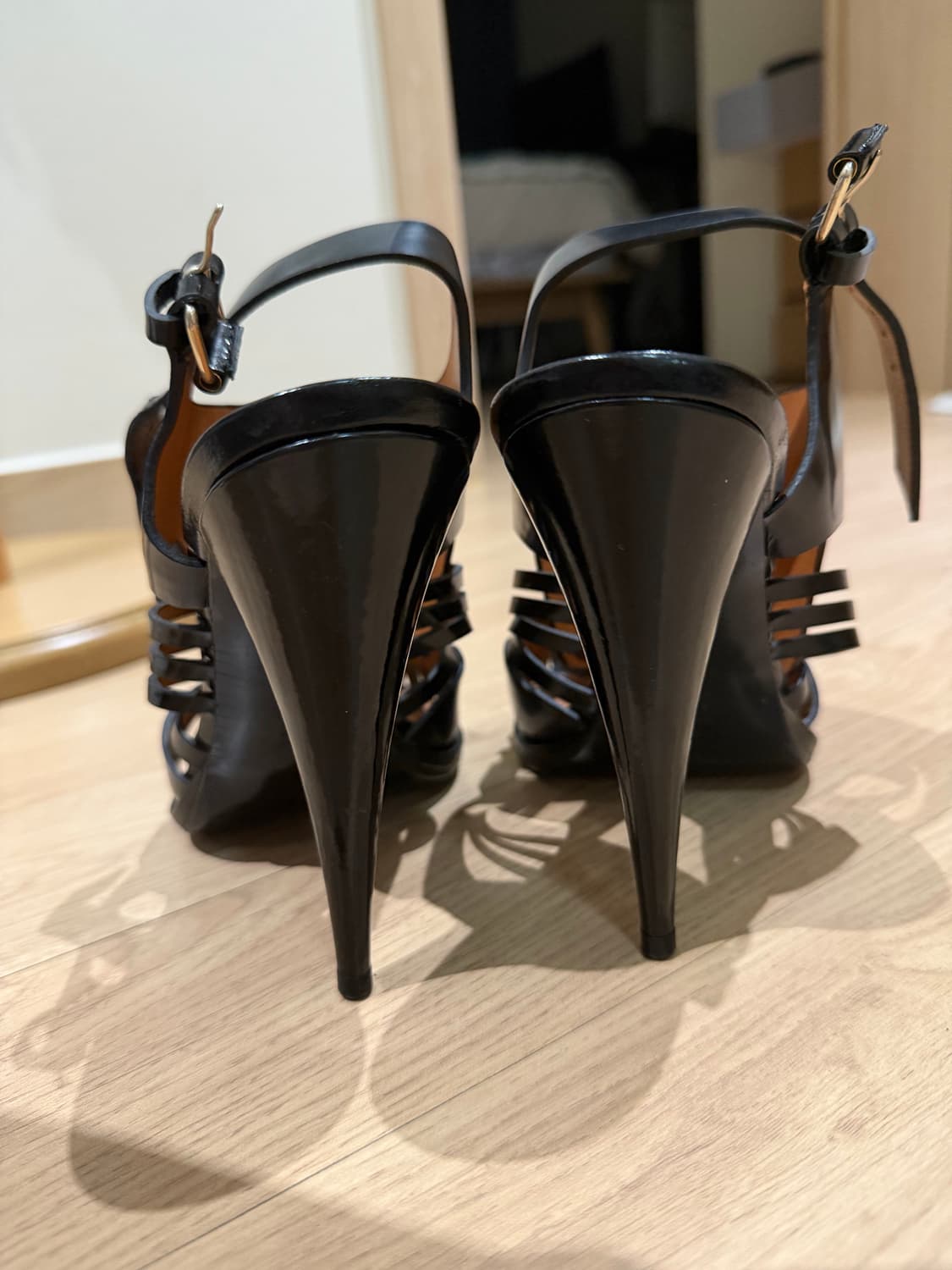 지방시 블랙 힐 샌들36.5추천 상품이미지3