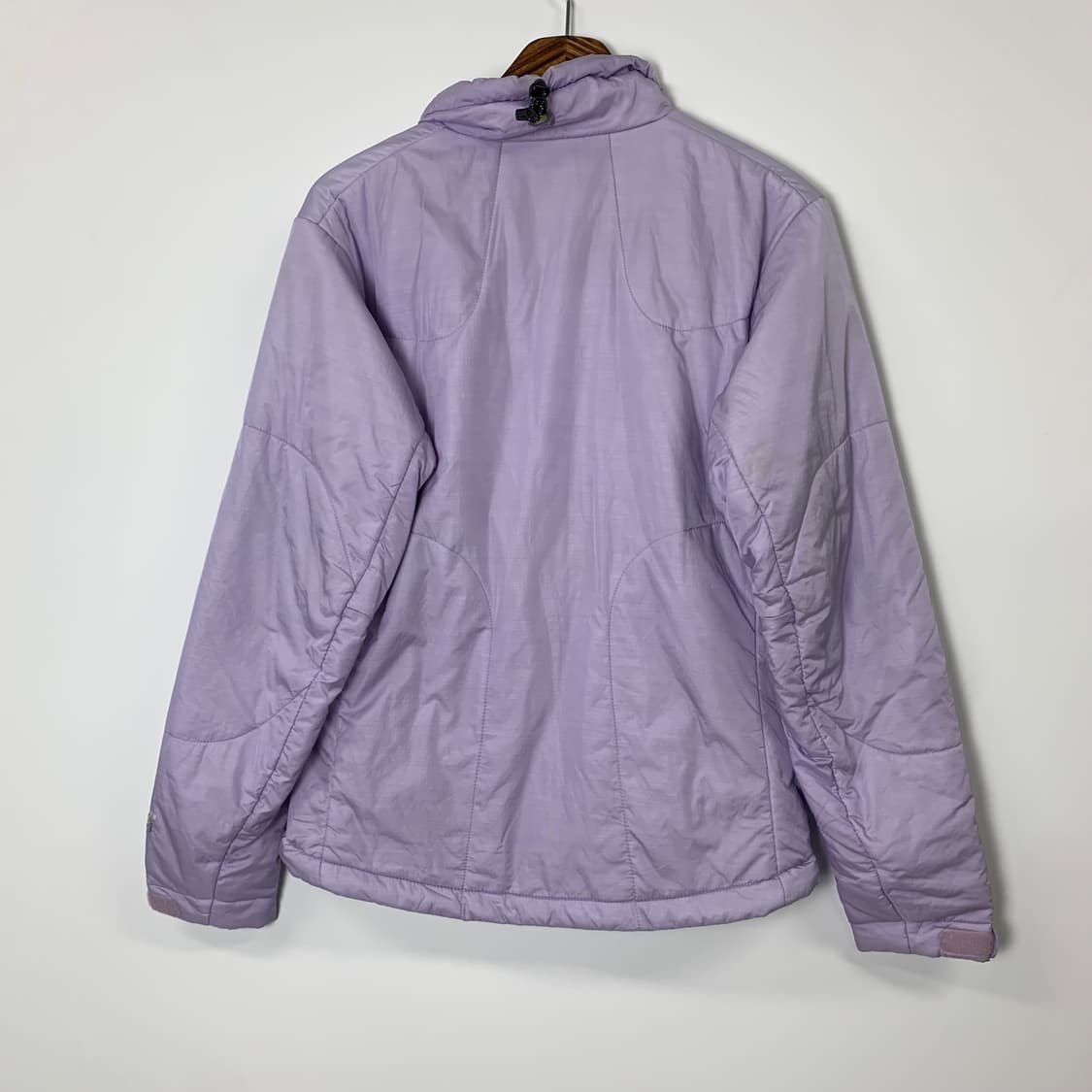 마운틴하드웨어 프리마로프트 라벤더 경량 패딩 상품이미지3