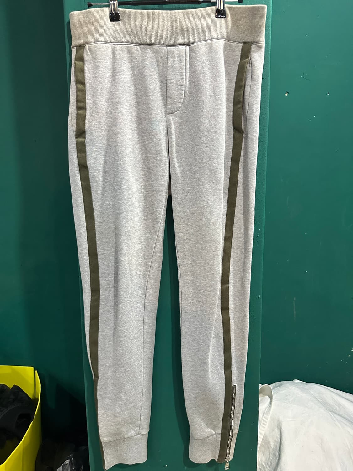 몽클레어 스웻조거팬츠 28-30 상품이미지1