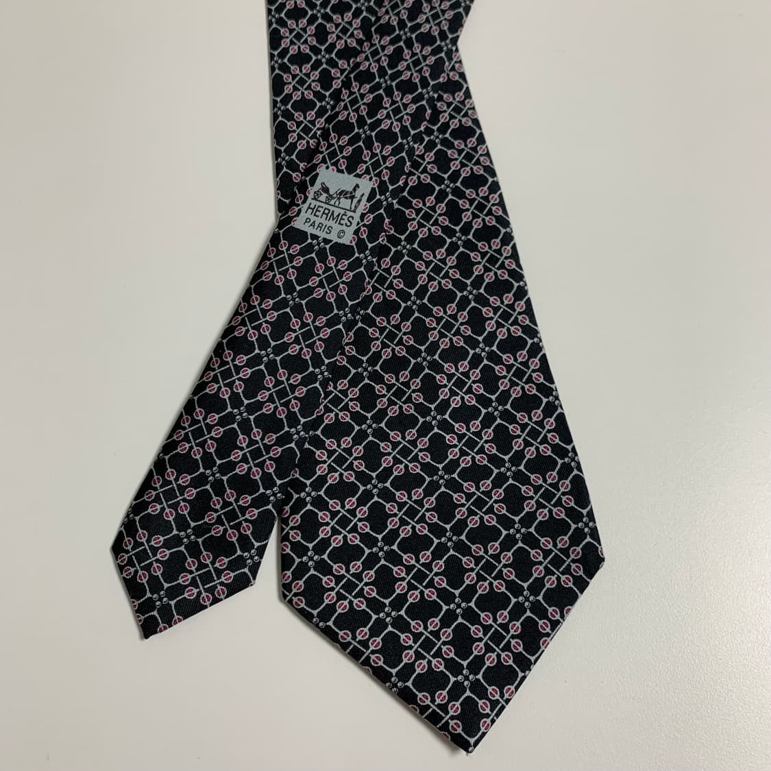 에르메스(HERMES) 블랙컬러 기하학적패턴 명품넥타이 최상급 A+ 상품이미지4