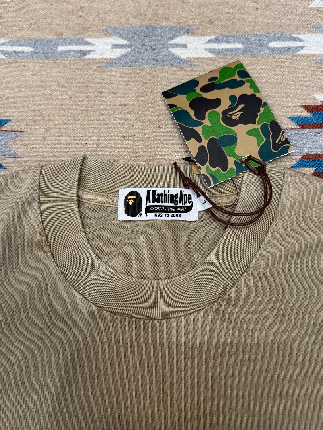 [L] 베이프 가먼트 다잉 롱 슬리브 티셔츠 베이지  상품이미지2