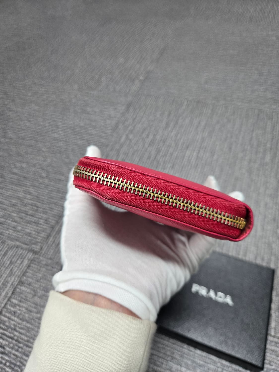 [특가][정품] 프라다 사피아노 지퍼돌이 장지갑 상품이미지3