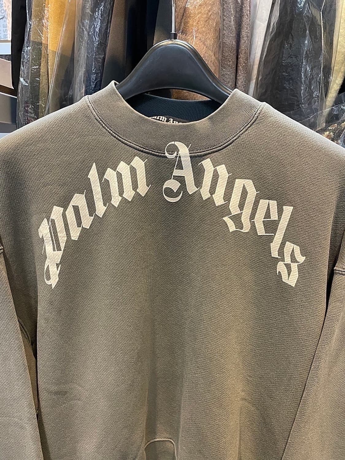 (정품/새상품) 팜 엔젤스 남성 챠콜 커브 로고 루즈핏 맨투맨 상품이미지2