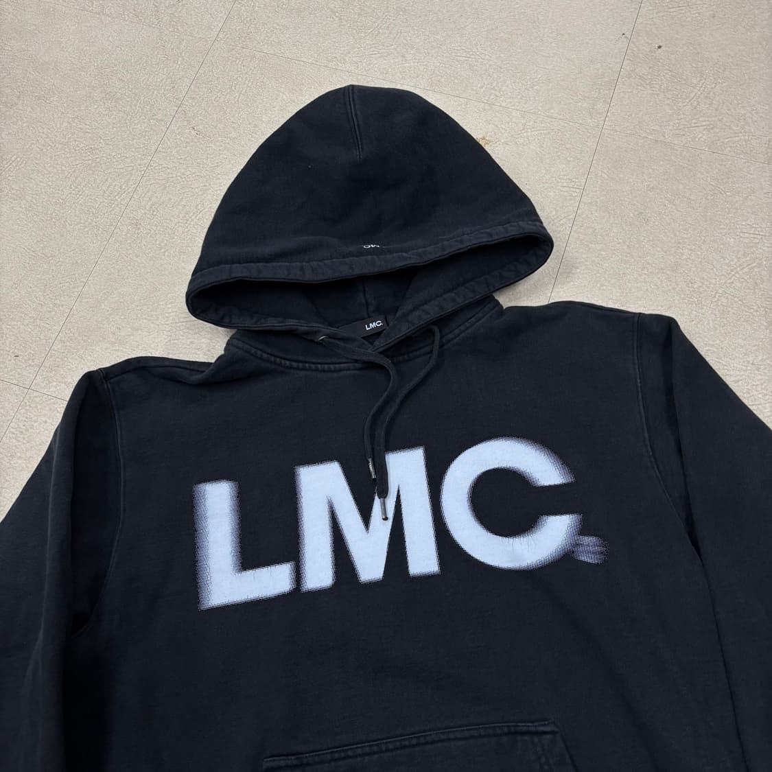 Lmc 빅로고 블랙 후드티 상품이미지2
