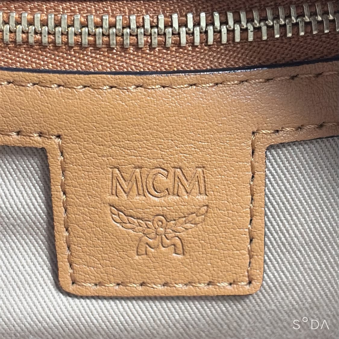 MCM 엠씨엠 비세토스 돔 사첼 토트백 상품이미지8