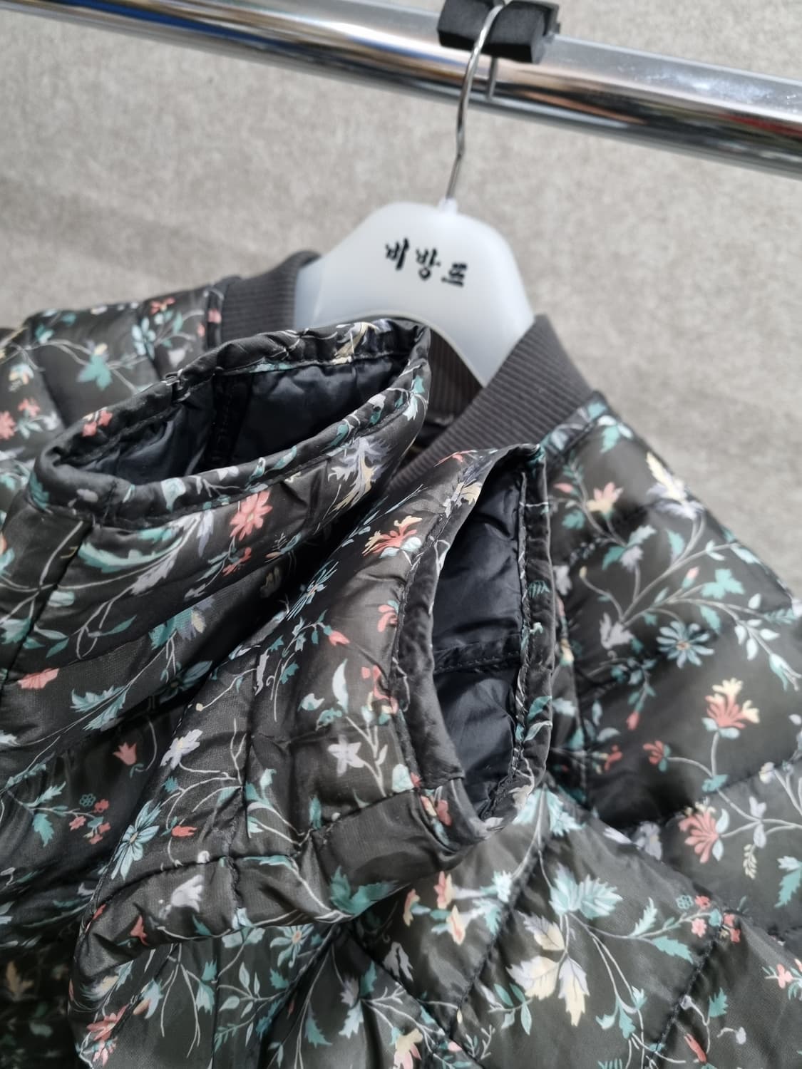 여성 M 써스데이아일랜드 오리털 경량 패딩 상품이미지3