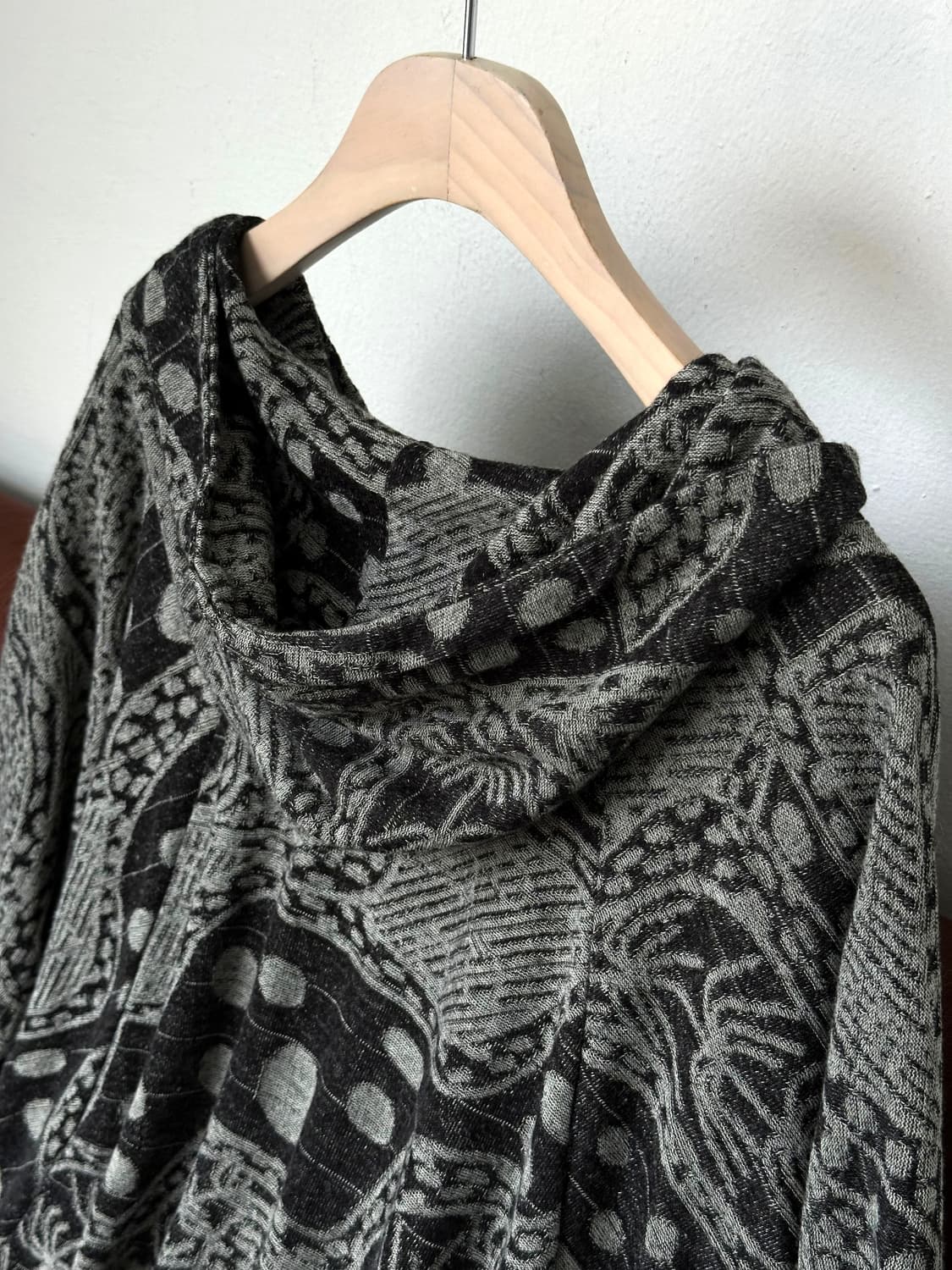 Hooded design wide cape parker 상품이미지9