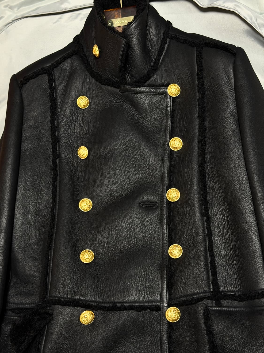 (명작,강추👍)발망 블랙 금장 시어링 무스탕 코트 톰포드 무드 상품이미지4