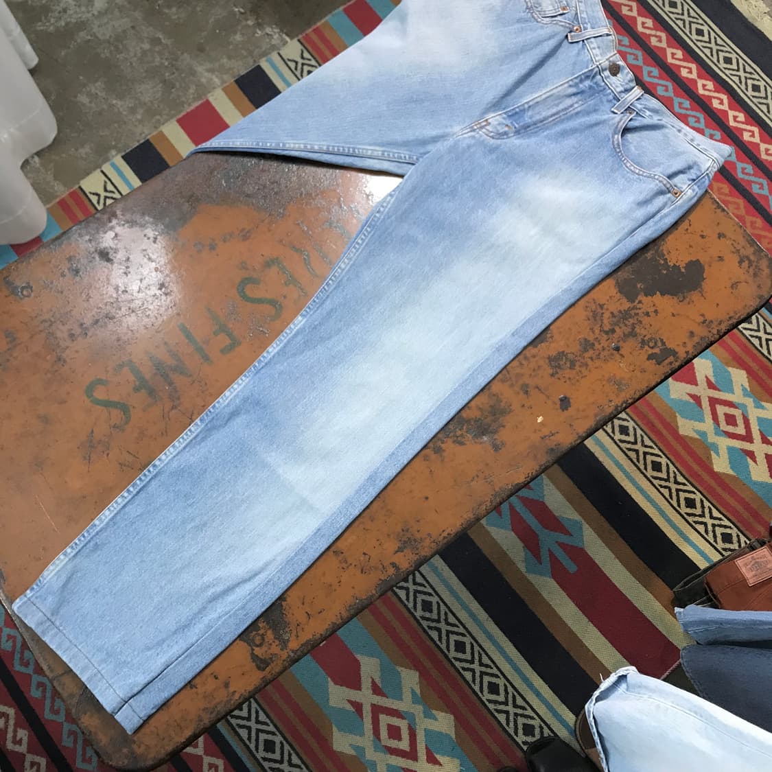 리바이스 505 연청 소프트 워시드 데님 팬츠 허리 31 32 사이즈  상품이미지4