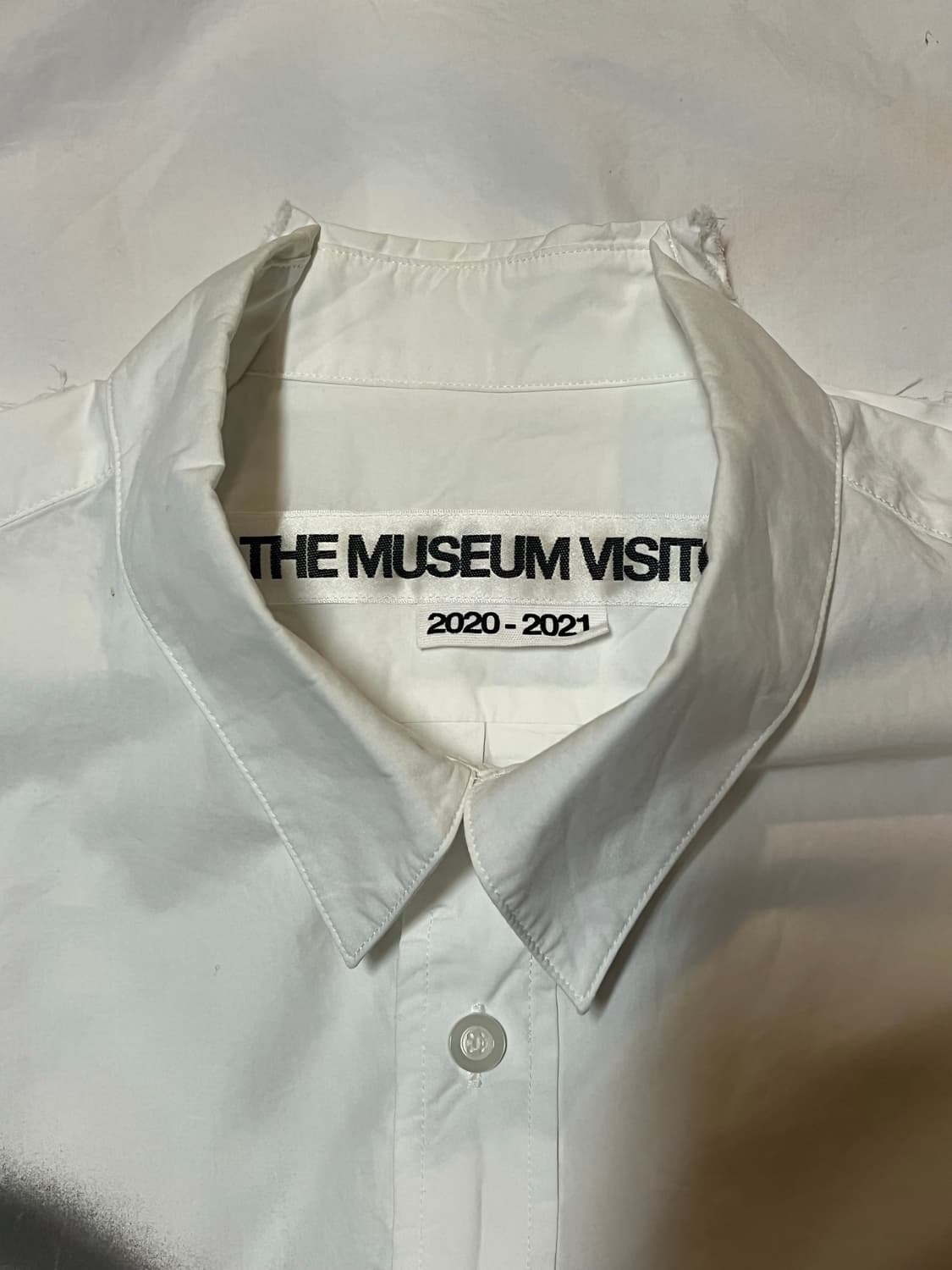 더뮤지엄비지터 2020-2021 반팔셔츠 상품이미지1