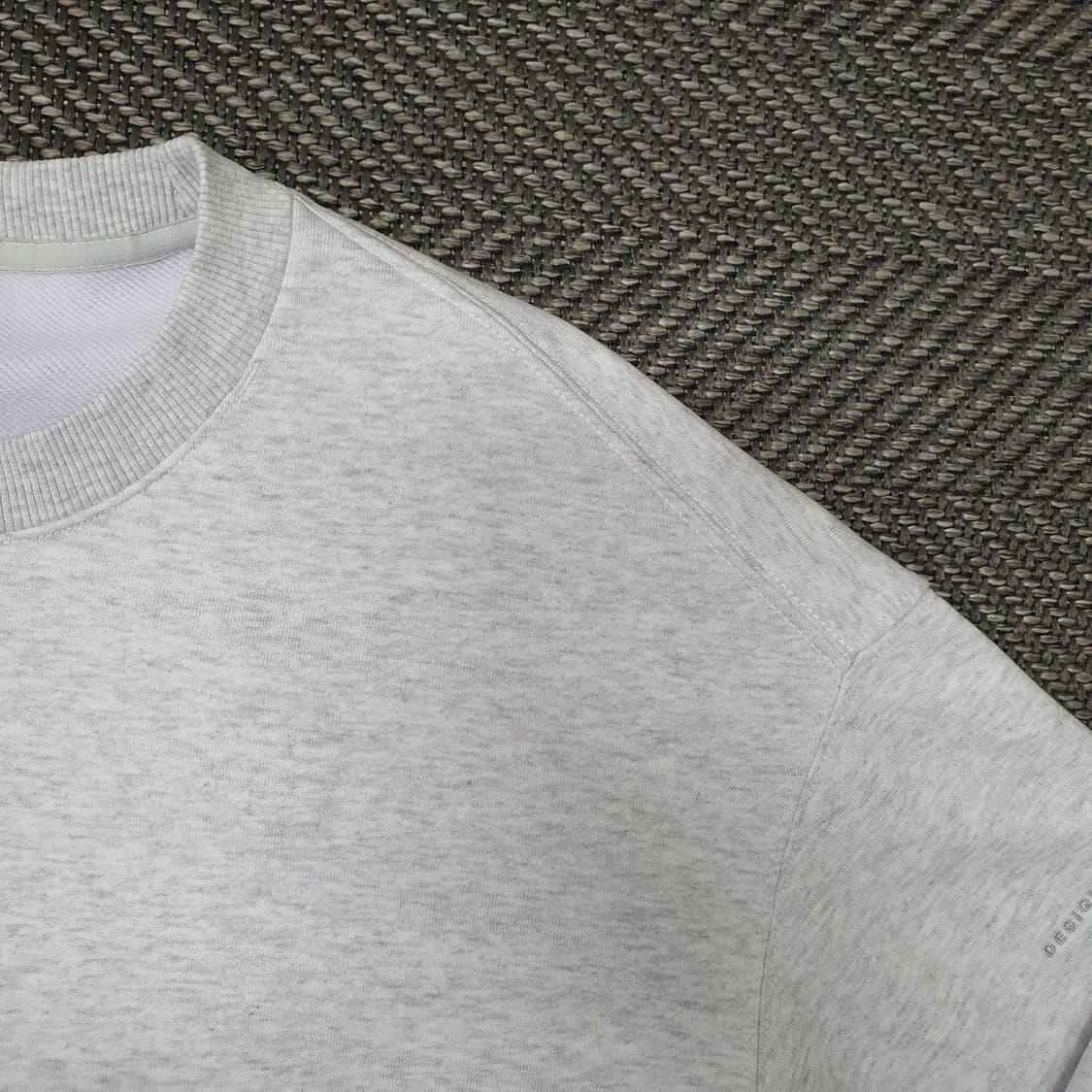 데상트 오버핏 맨투맨 남자105 상품이미지3