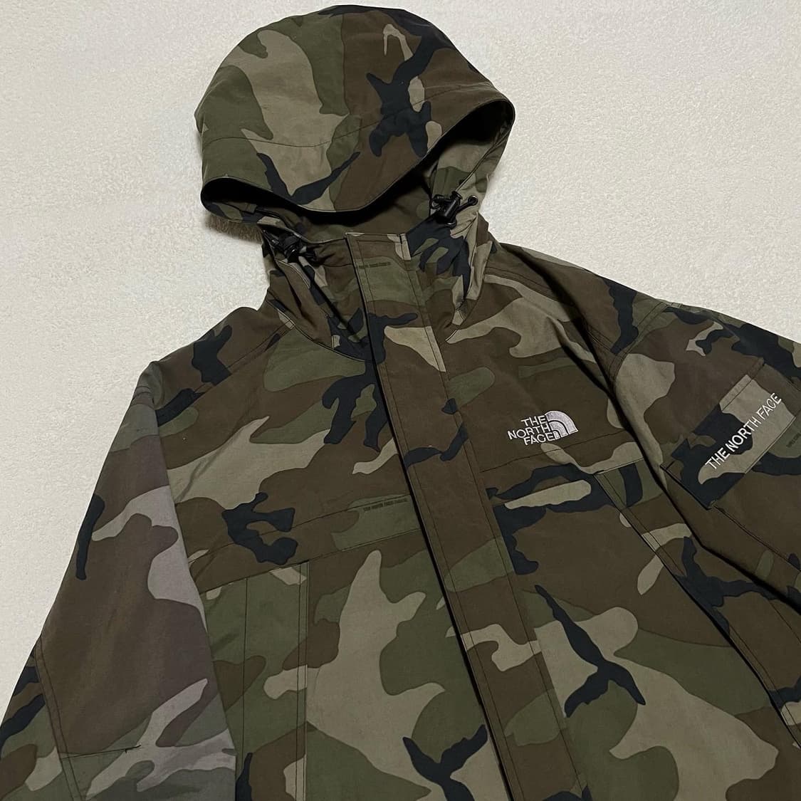 노스페이스 밀리터리 카모 바람막이 상품이미지1