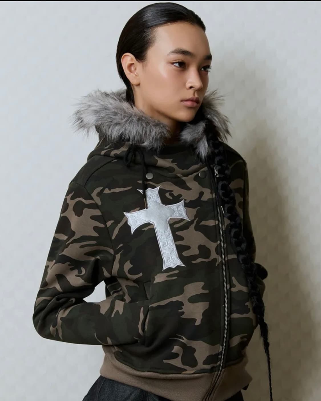 러브이즈트루 GT FUR UNBALANCE HOOD ZIP UP(CAM 상품이미지1