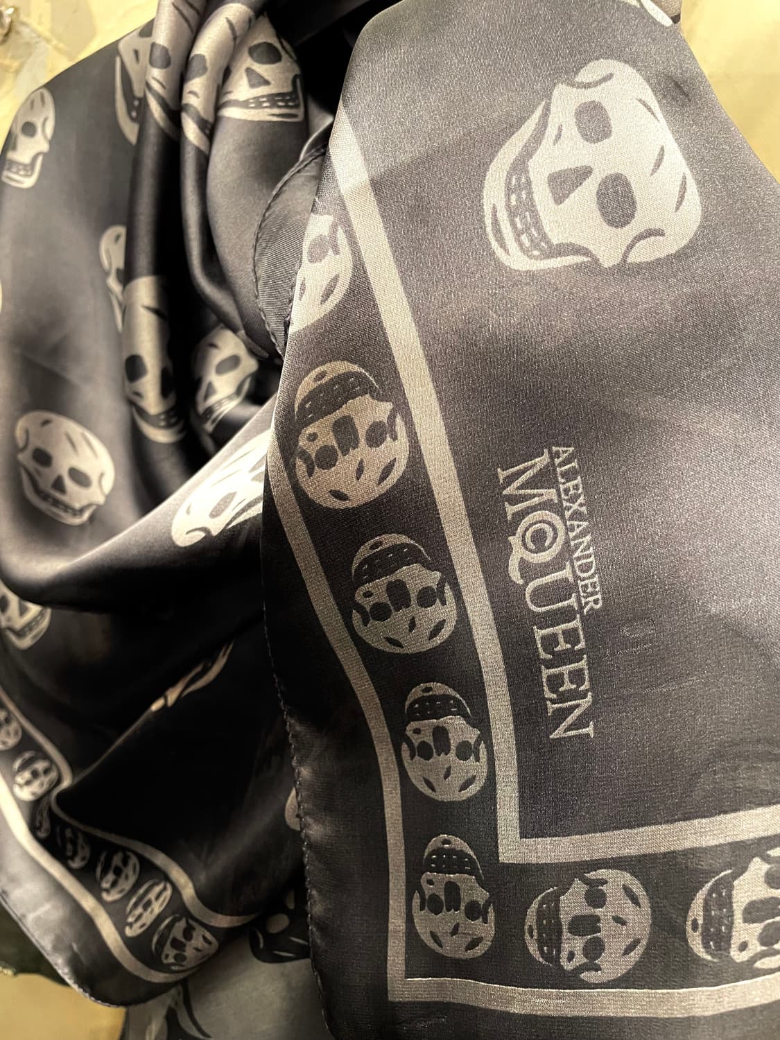 알렉산더맥퀸 대형 실크 스카프 상품이미지5