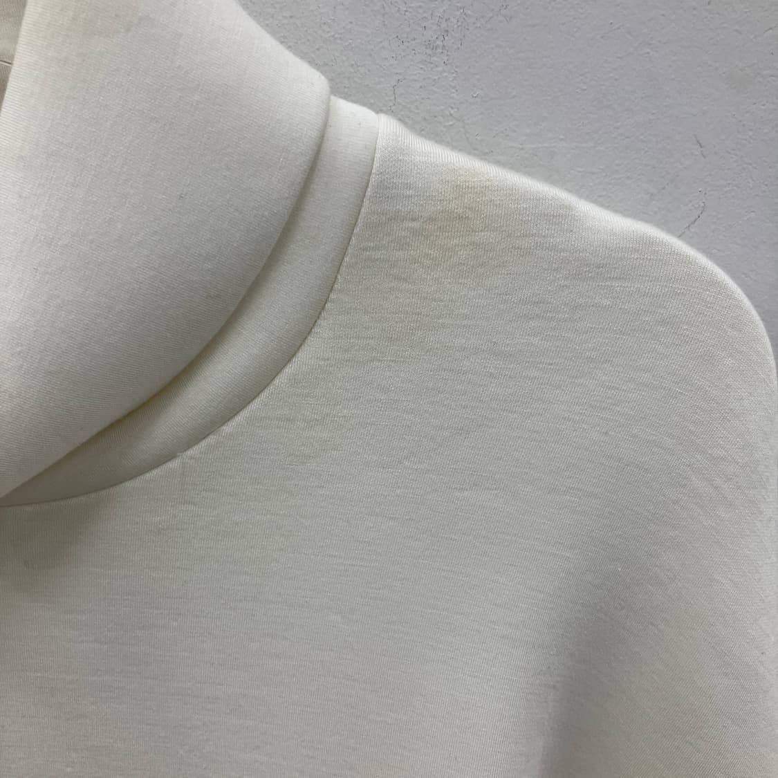 코스 화이트 스쿠버 스웨트셔츠 XS 상품이미지6