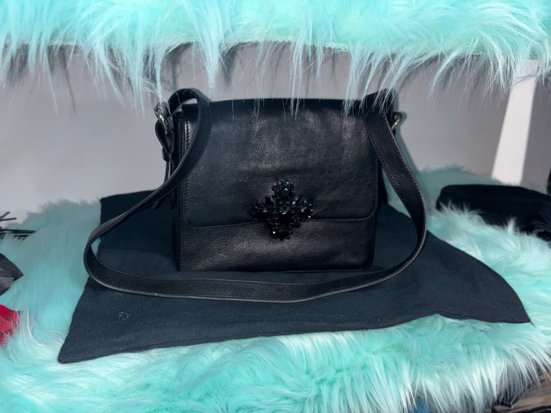 Juicy Couture(쥬시꾸뛰르) 고딕 블랙 숄더백 상품이미지1