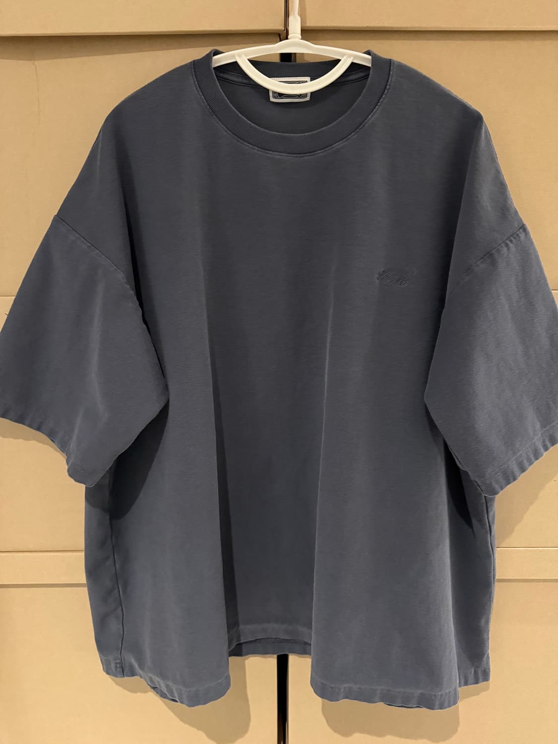 [새상품급-XL]KITH 키스 스웨이드 저지 비숍 반팔티 상품이미지1