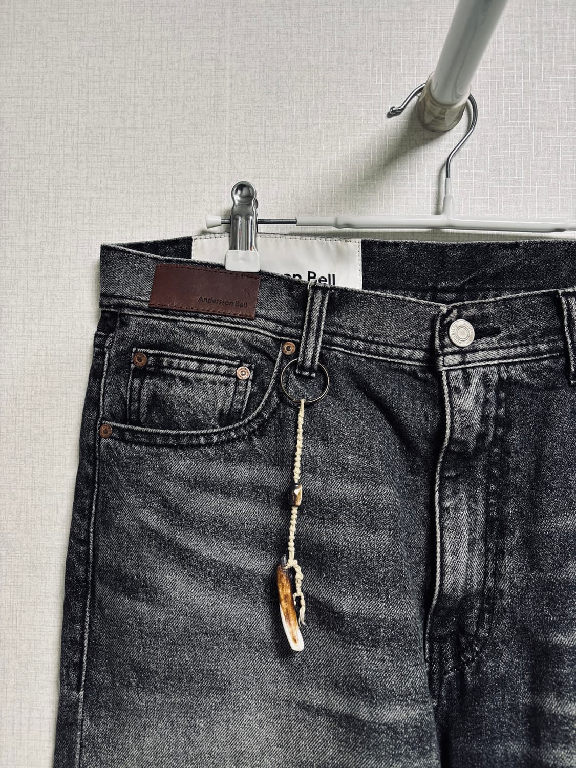 앤더슨벨 Andersson Bell 스터드 워시드 부츠컷데님 상품이미지4