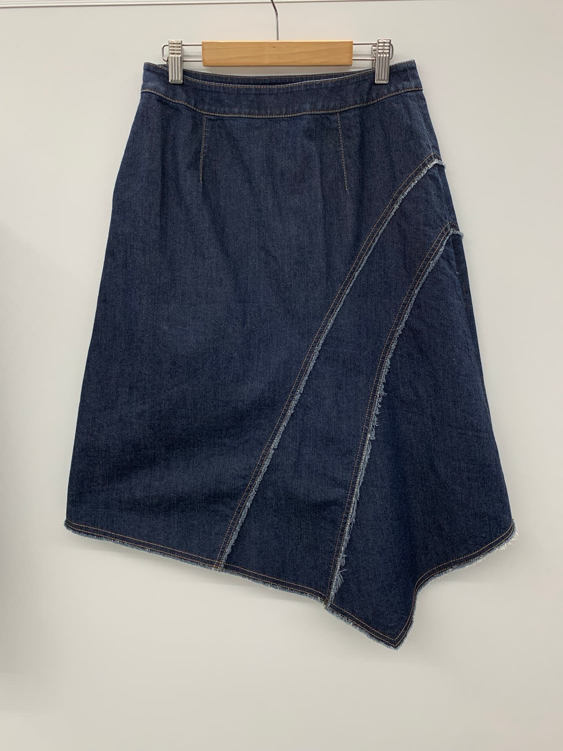 데님 비대칭 디테일 미디 스커트 상품이미지6
