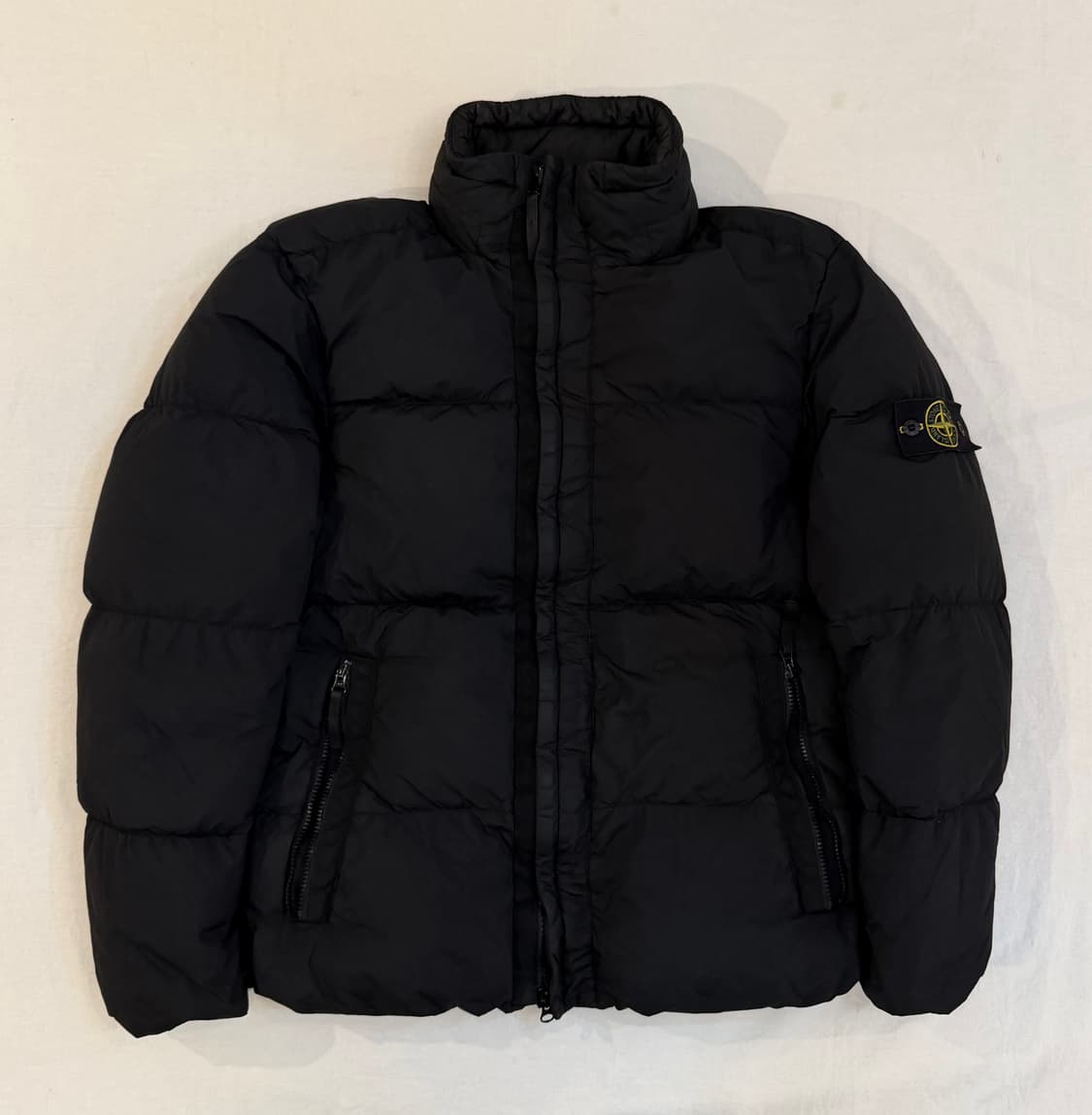 17FW 스톤아일랜드 크링클랩스 가먼트 다이드 패딩 블랙 상품이미지1