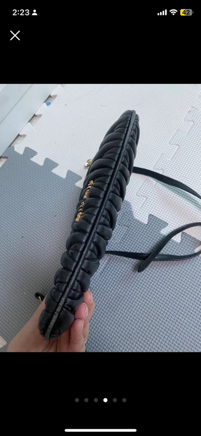 미우미우 마테라쎄 블랙 숄더백 상품이미지3