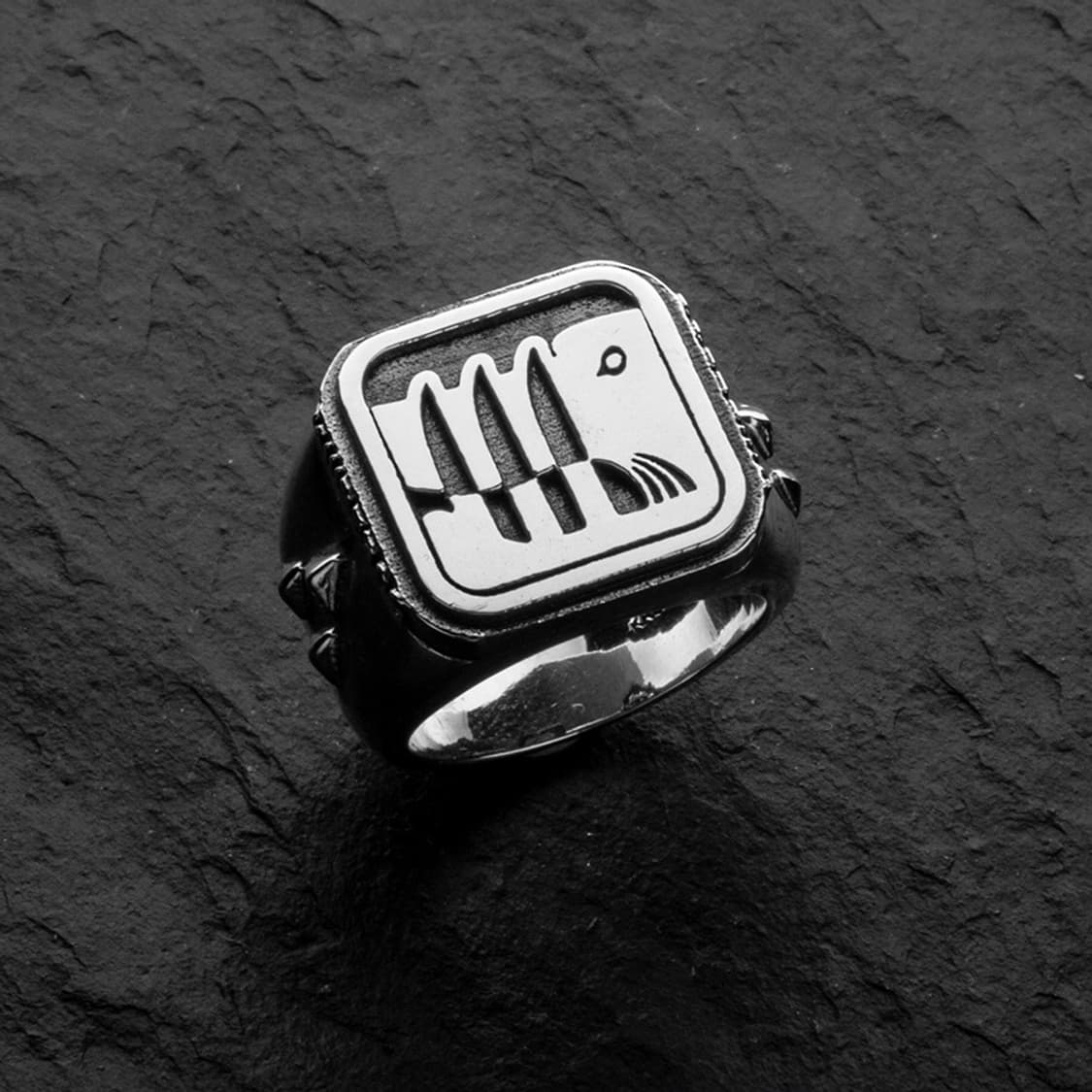 킹크로치 킬베로스 반지 12호 판매합니다 상품이미지1