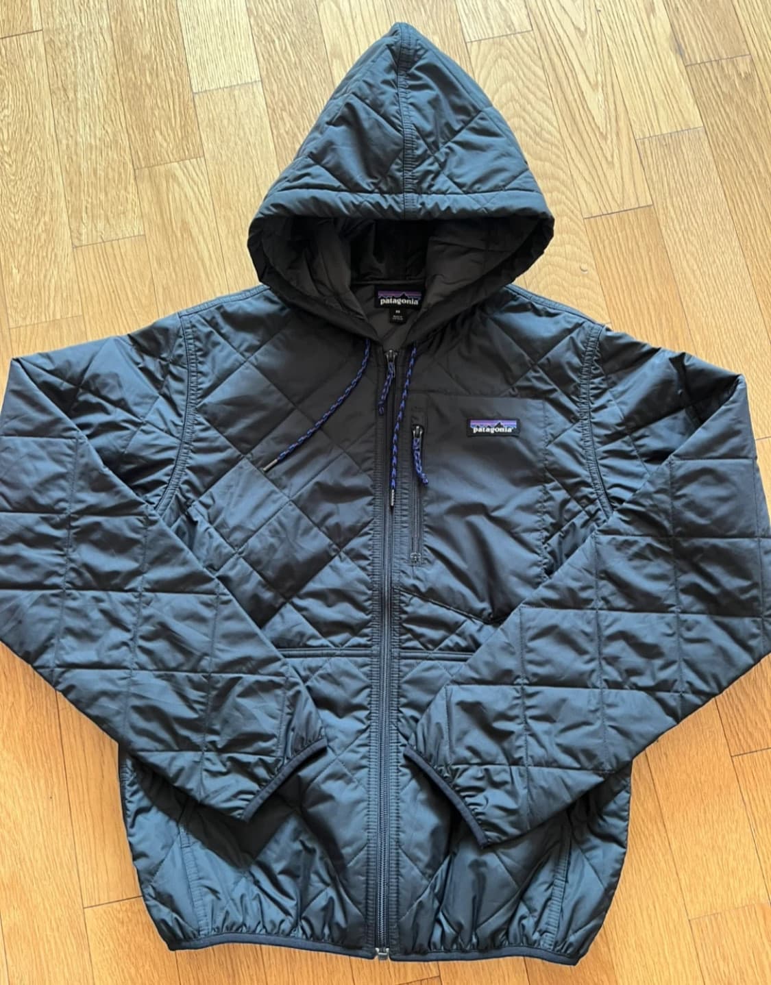 파타고니아 다이아몬드 퀼티드 봄버 후드 경량 패딩 상품이미지1