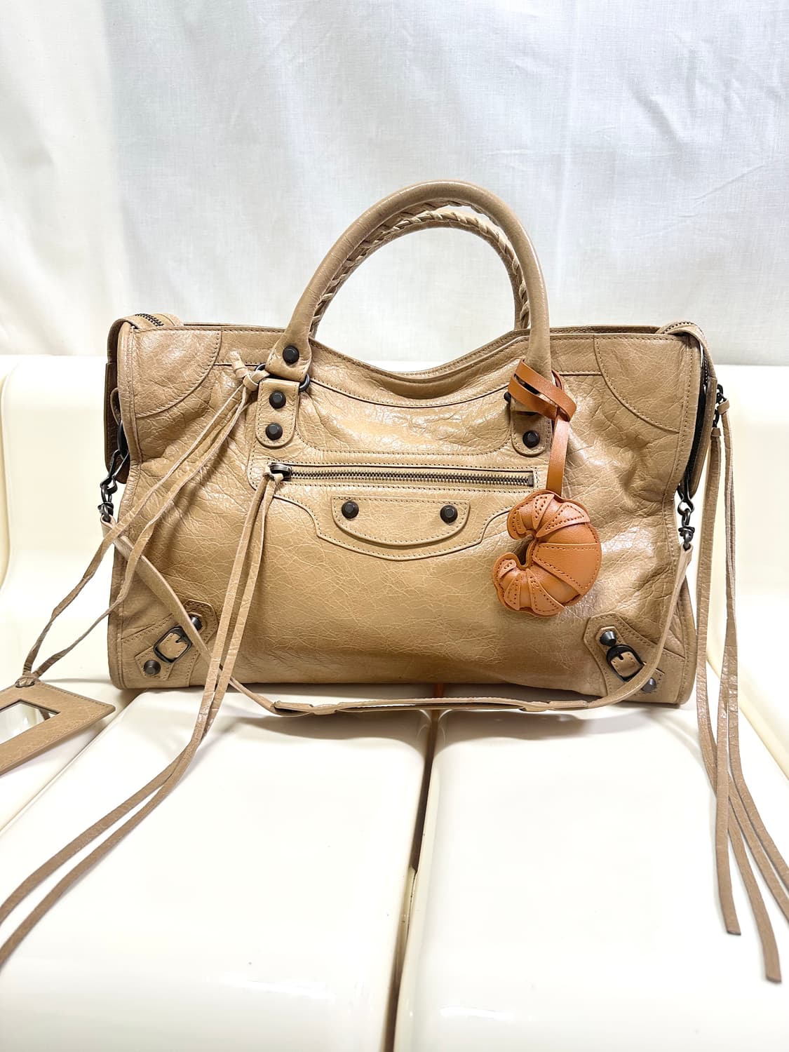 [A 정품] 발렌시아가 시티 모터백 미디움 카라멜 브라운 상품이미지8