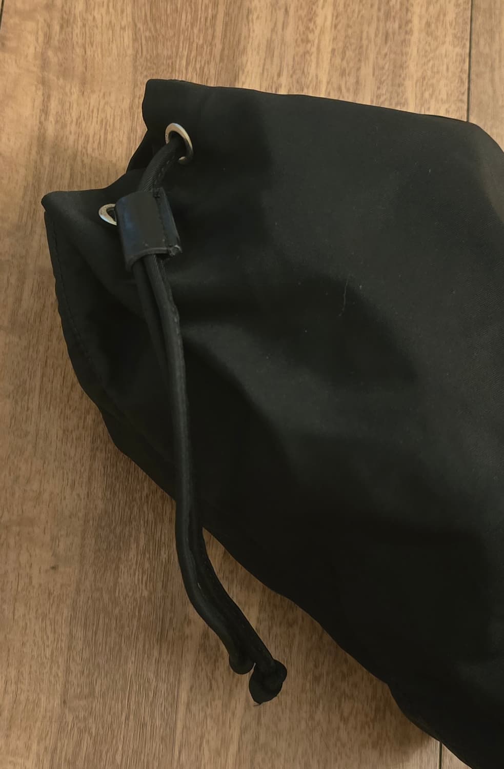 프라다 버킷 파우치  상품이미지3