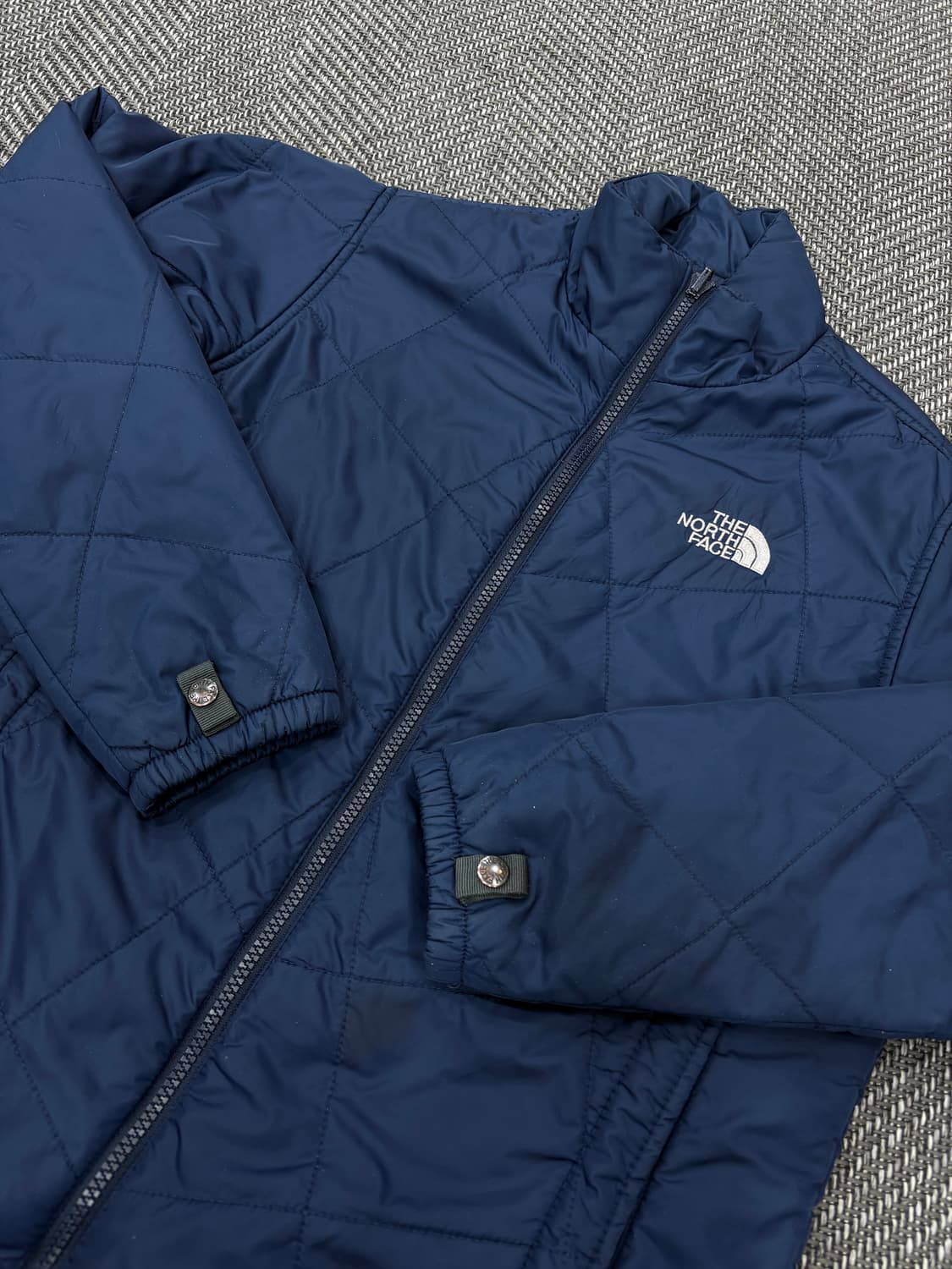 노스페이스 경량패딩 네이비 상품이미지3