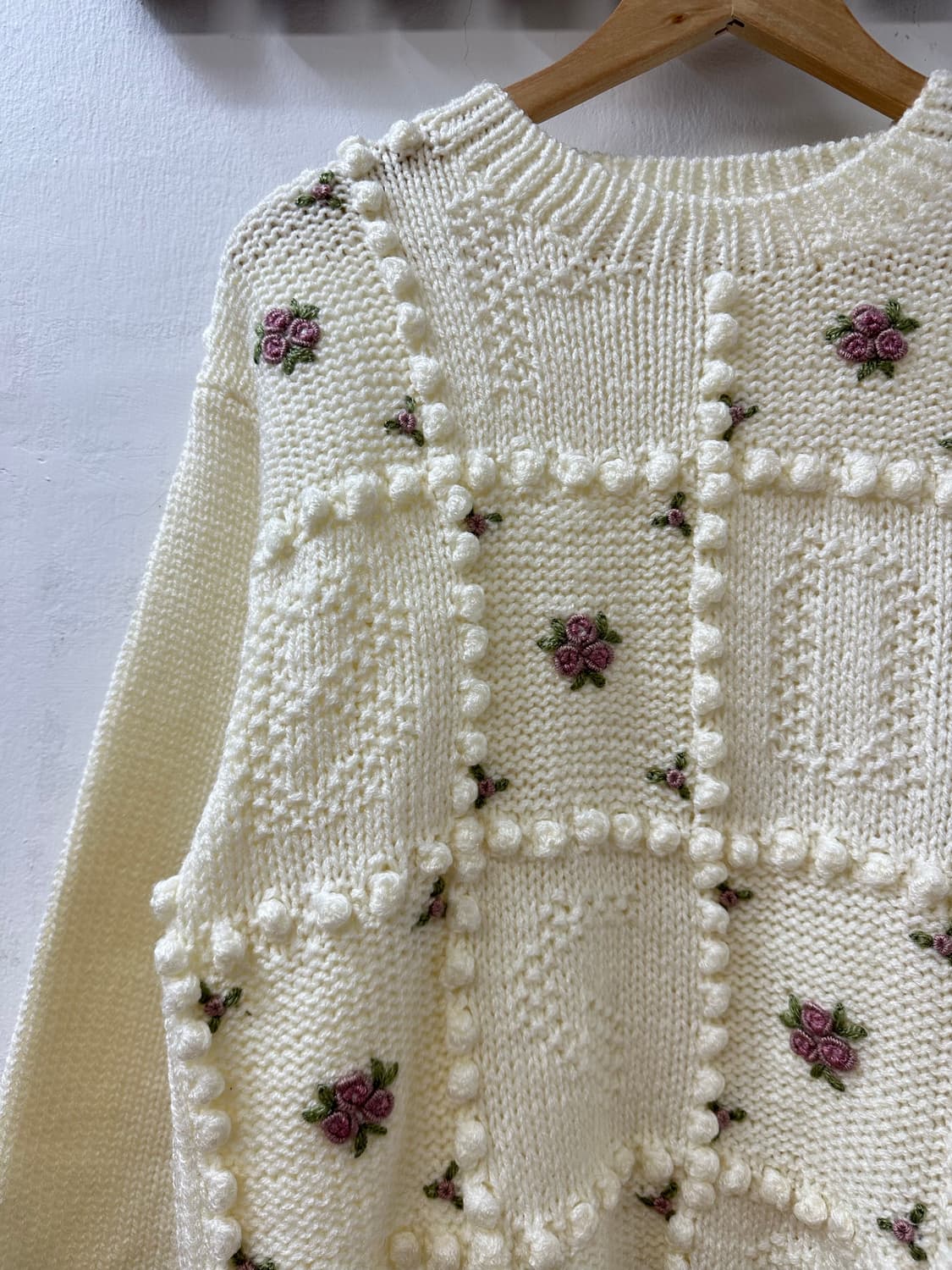 대장니트일본빈티지 아이보리 플라워 자수 폼폼이 케이블 디테일 스웨터 니트 상품이미지4