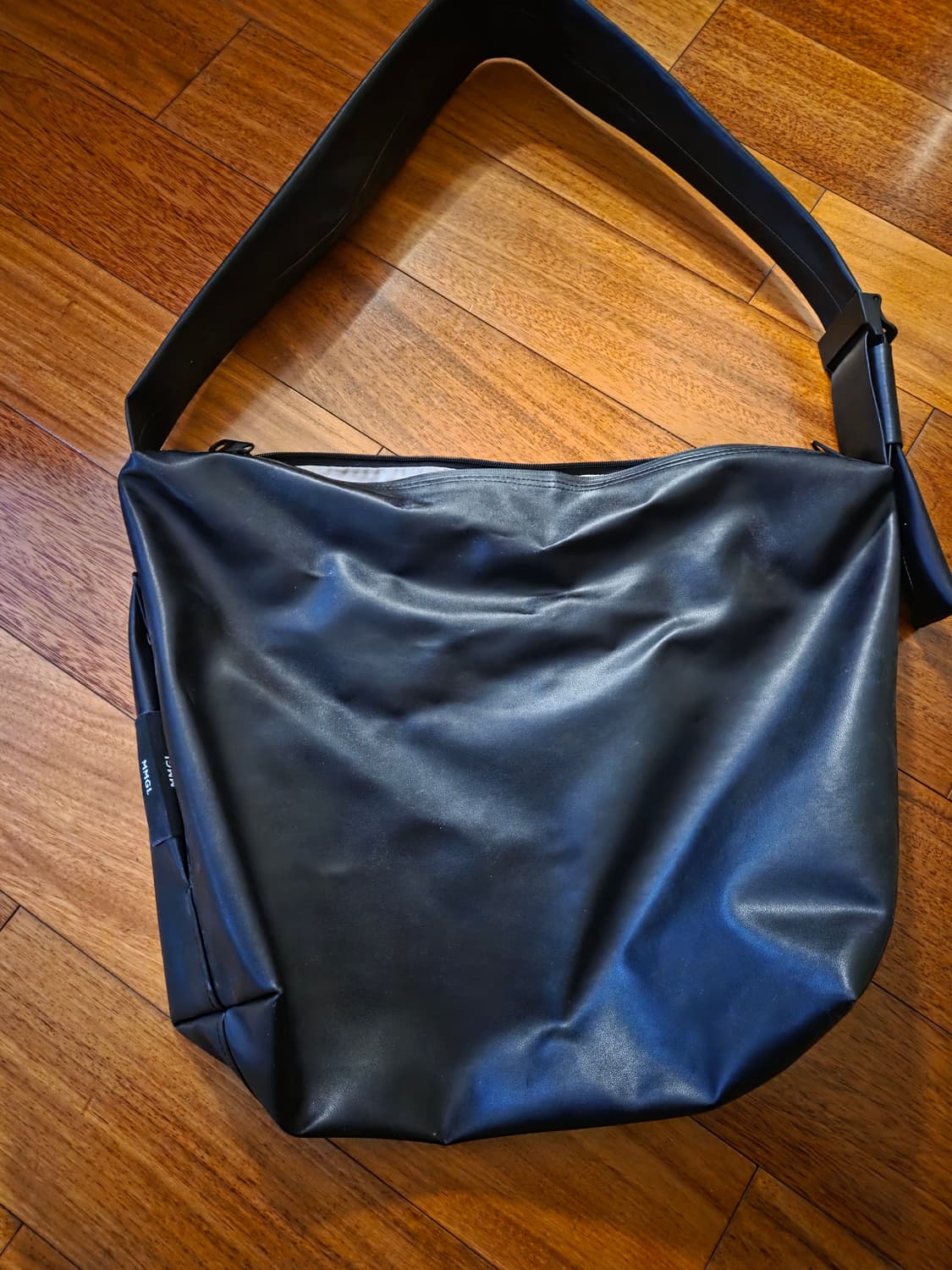 MMGL 블랙 가죽 숄더백 상품이미지2