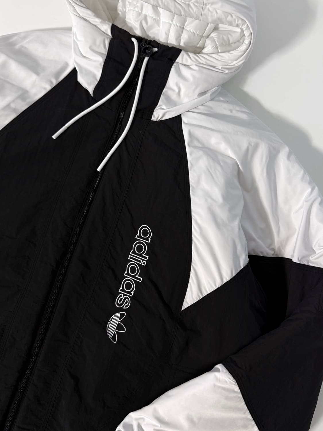 아디다스 오버핏 흰 검 아디컬러 파이어버드 빅로고 후드 점퍼 상품이미지5