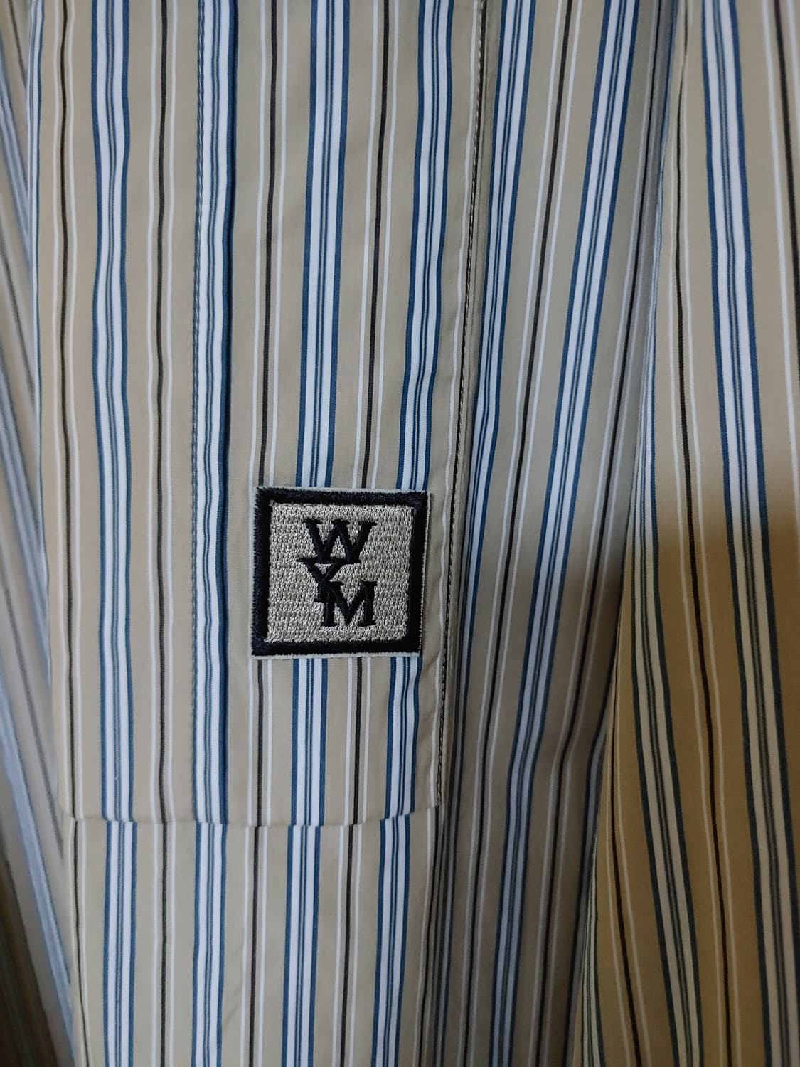 우영미 스트라이프 백로고 셔츠 팝니다 상품이미지3