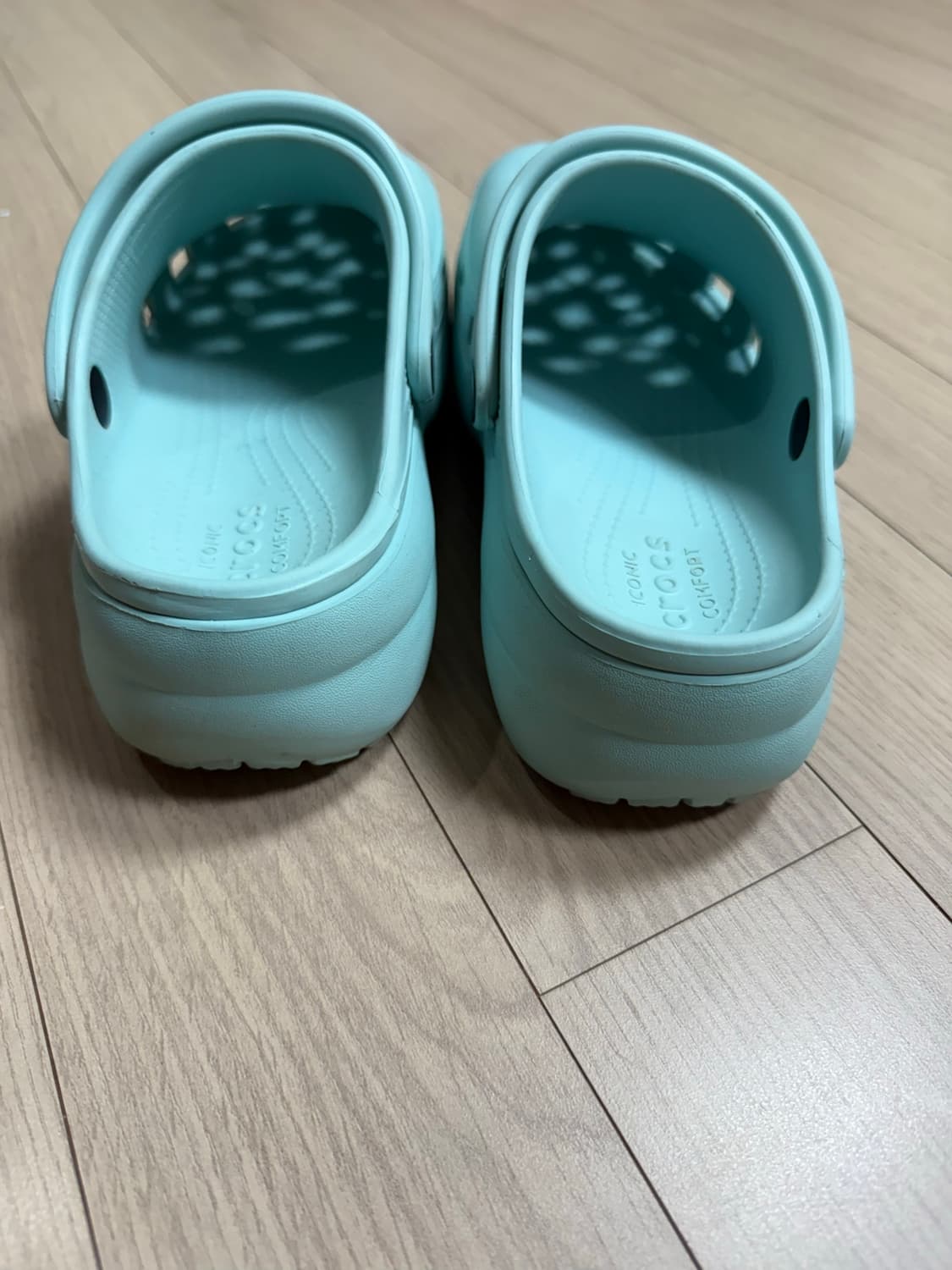 크록스 w8 상품이미지2