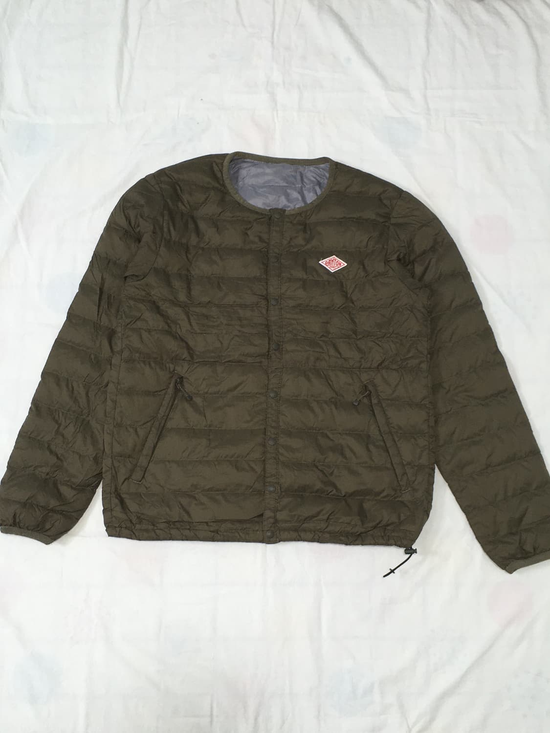 단톤 Danton 카키 경량 패딩 상품이미지1