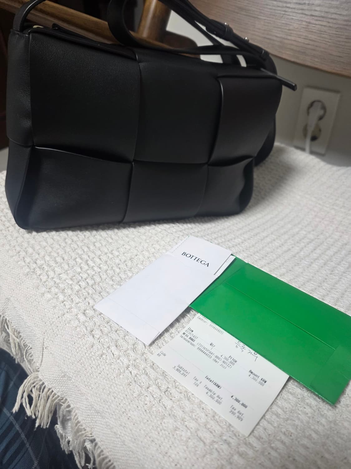 보테가 아르코 카메라백 새상품이나 다름없어요 상품이미지5