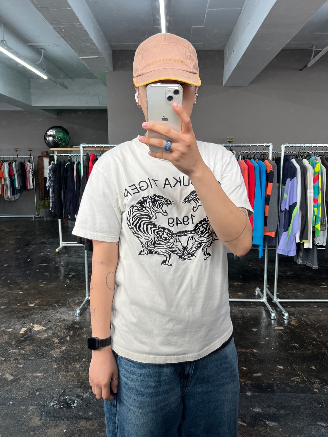 오니츠카 타이거 자수 반팔 티셔츠 상품이미지1