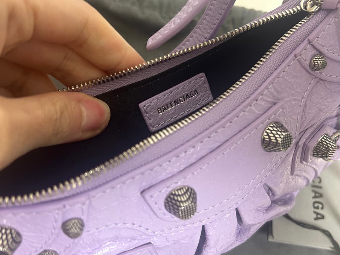 발렌시아가 르카골 미니 램스킨 크로스백 상품이미지3