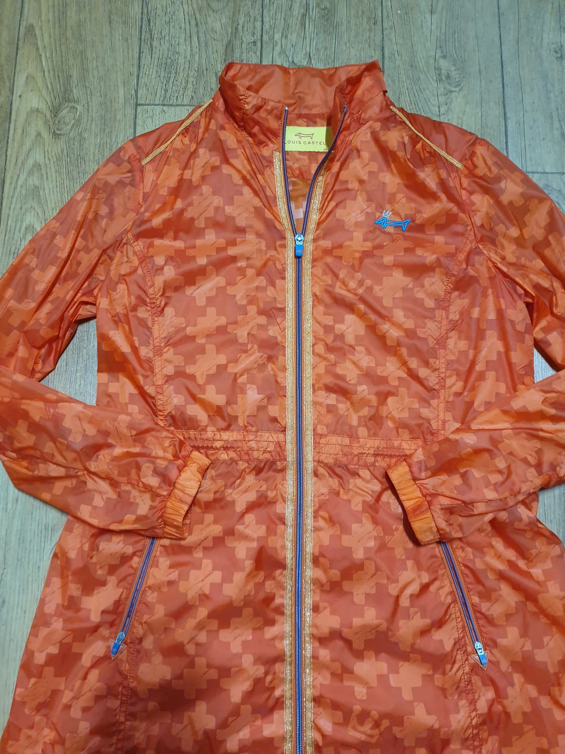 1218 루이까스텔 바람막이 100 사이즈입니다 상품이미지4