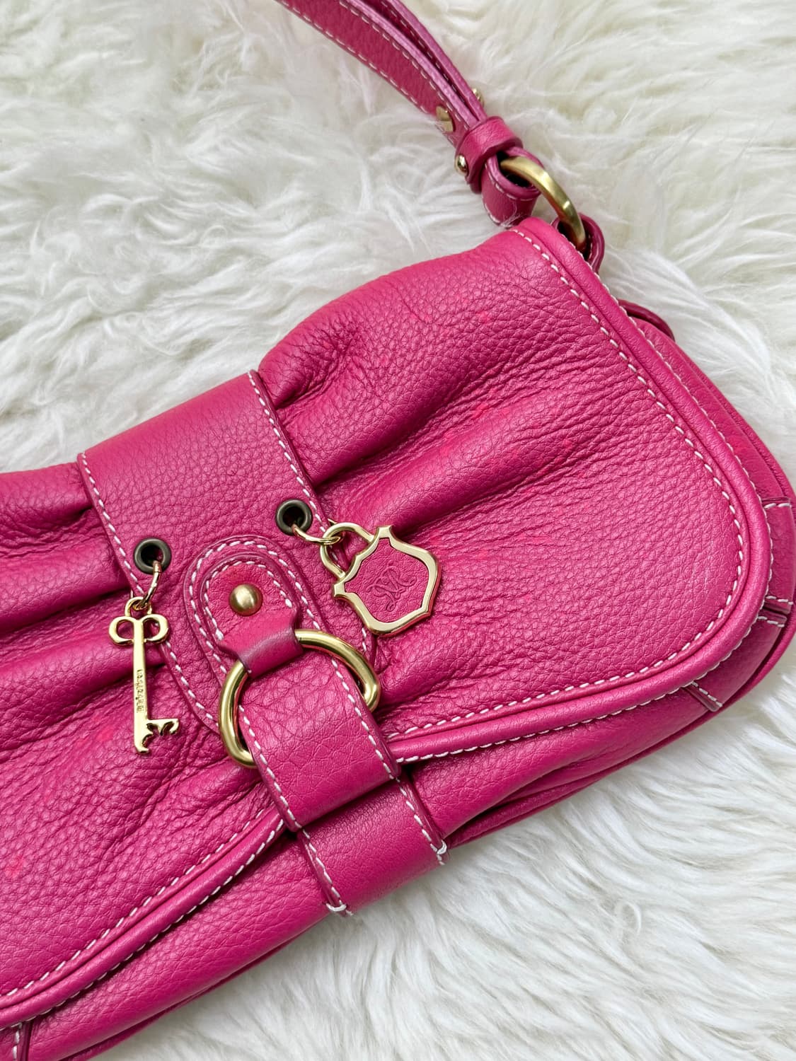 핑크 갸루 리얼레더 버클참 숄더백 상품이미지9