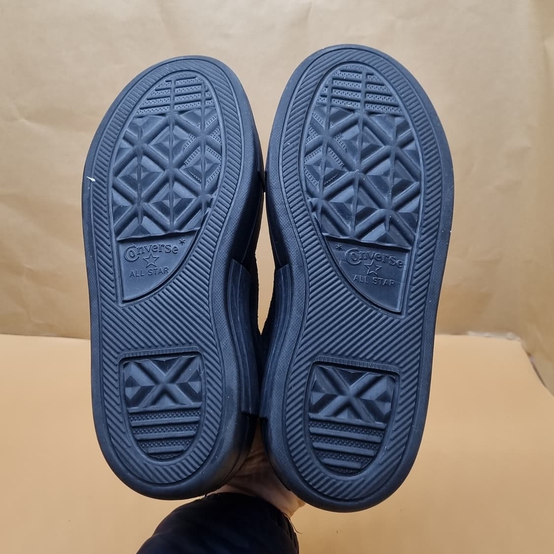 컨버스 척테일러 크루즈 스웨이드 스니커즈220 상품이미지3