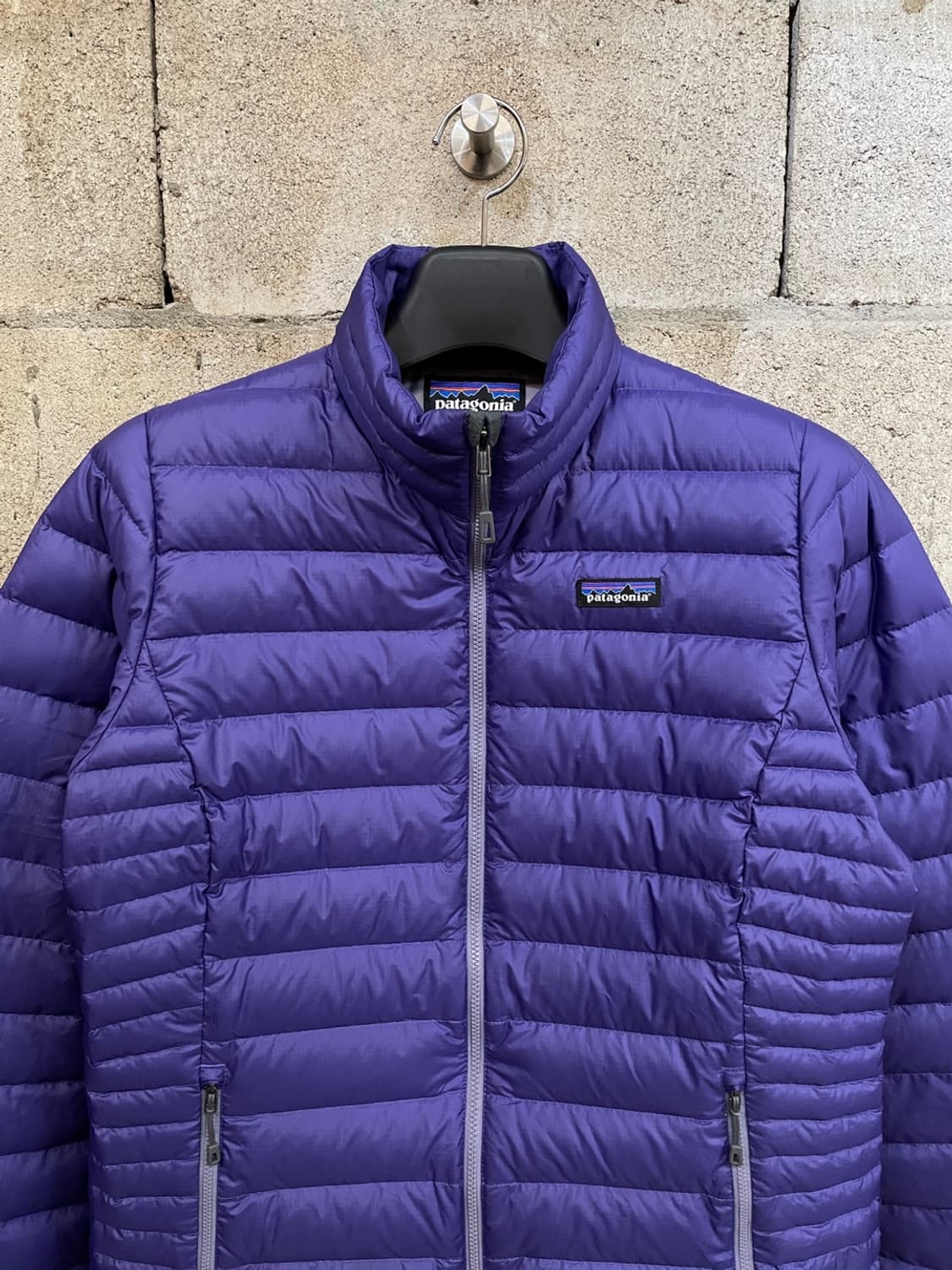 파타고니아 퍼플 경량 패딩 상품이미지2