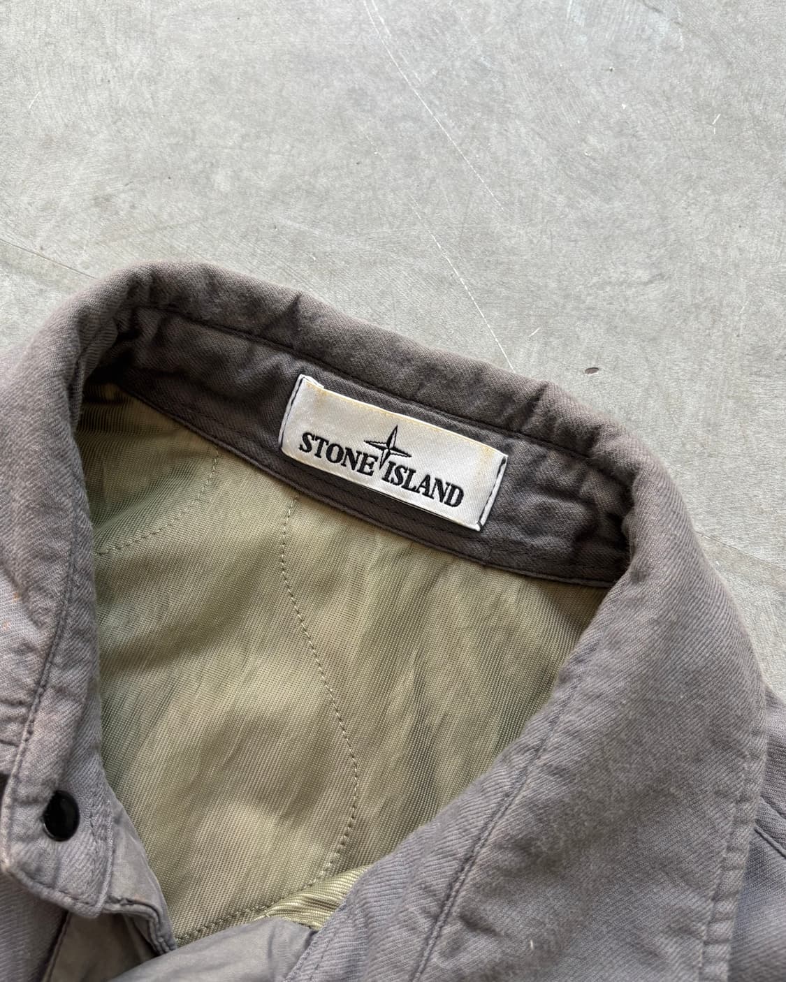 Stone Island 스톤아일랜드 차콜 컬러 와펜 셔츠 자켓 상품이미지3