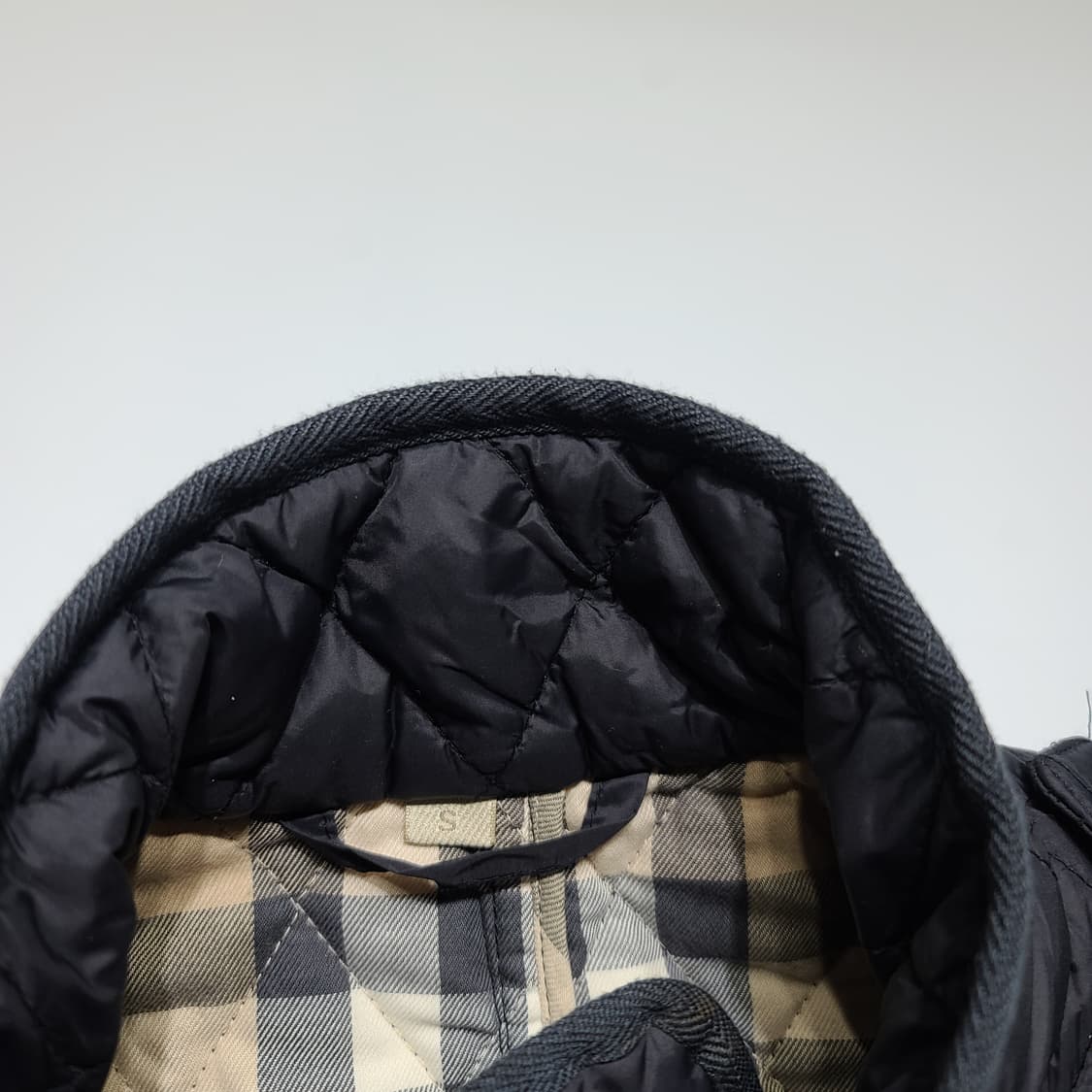 버버리 브릿 블랙 퀄팅 자켓[S] 상품이미지4